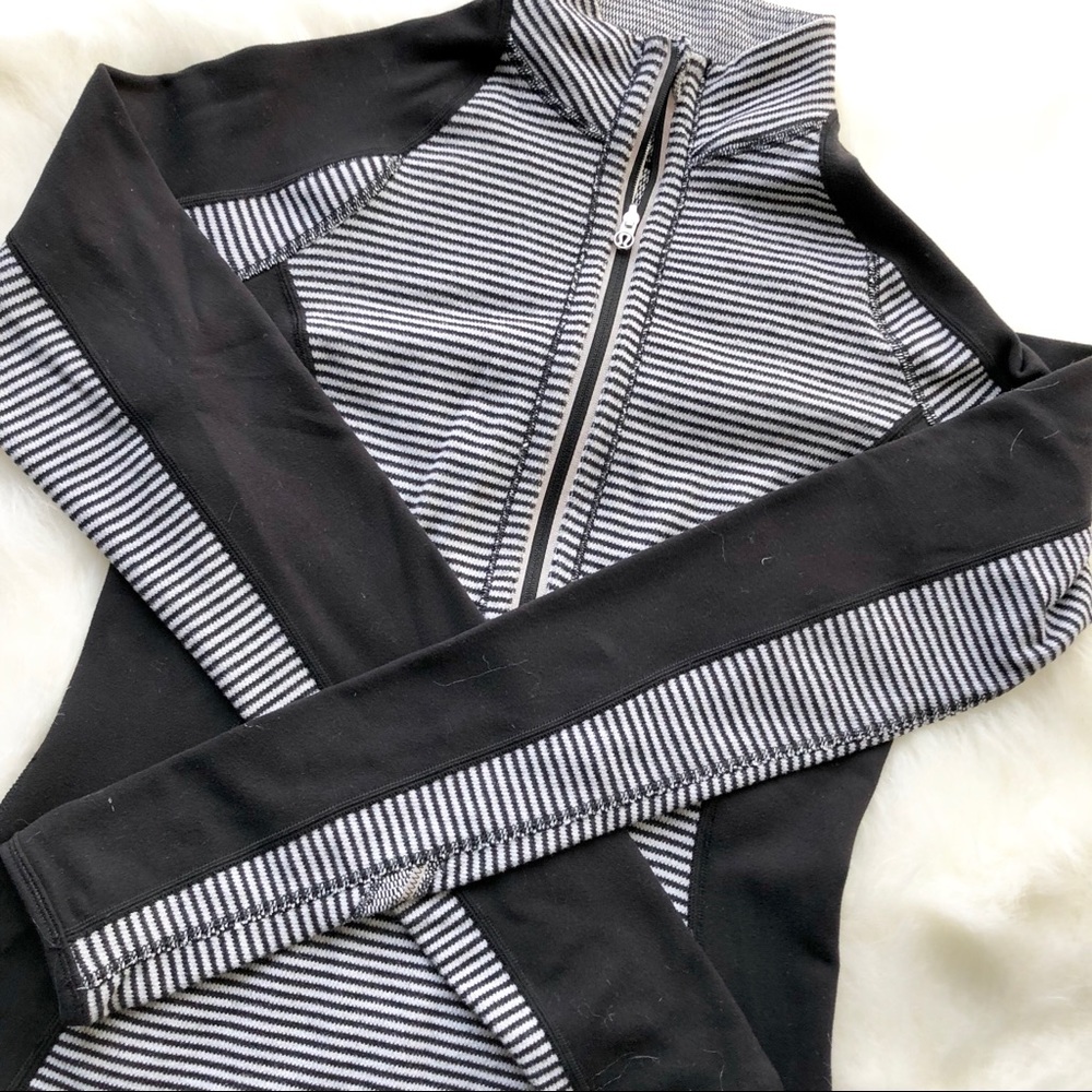 ✨Lululemon half zip - Size 4✨